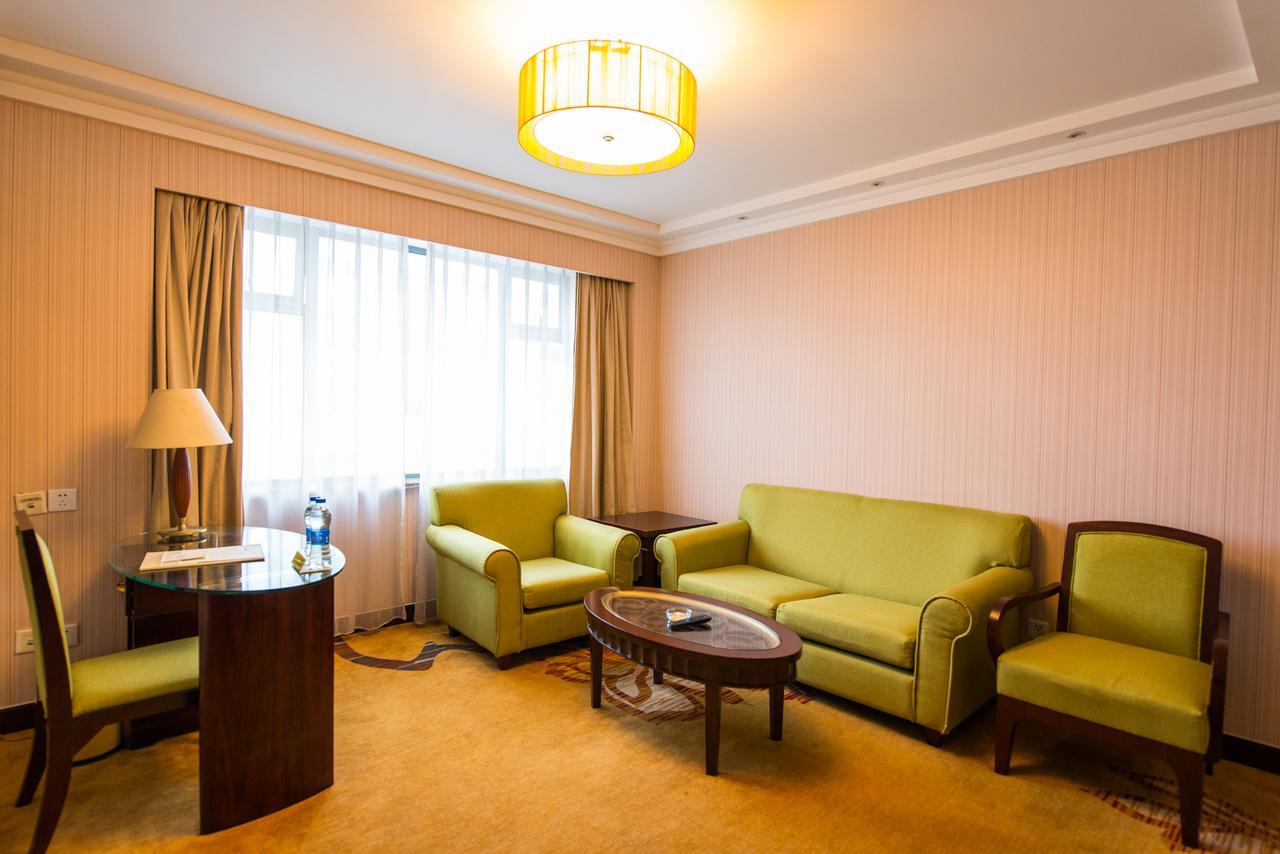 Vienna International Hotel Shanghai Train Station Экстерьер фото
