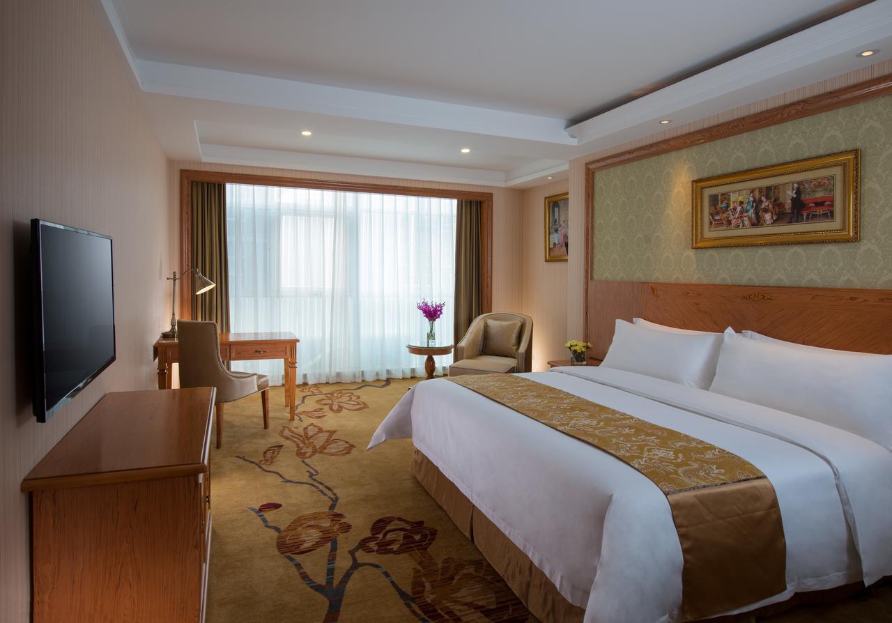 Vienna International Hotel Shanghai Train Station Экстерьер фото